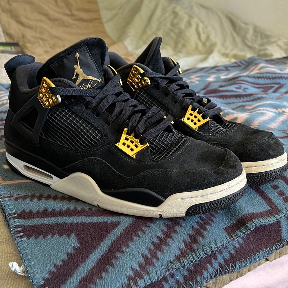 Jordan 4 Royalty